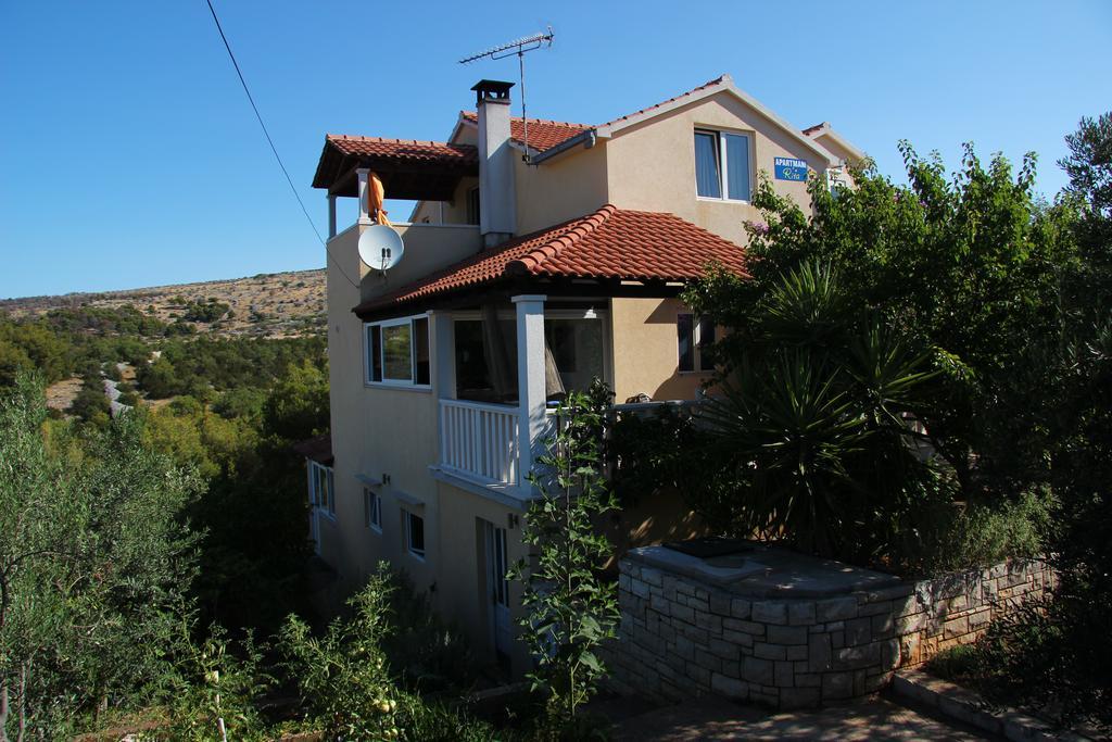 Apartmani Rita Milna  Εξωτερικό φωτογραφία