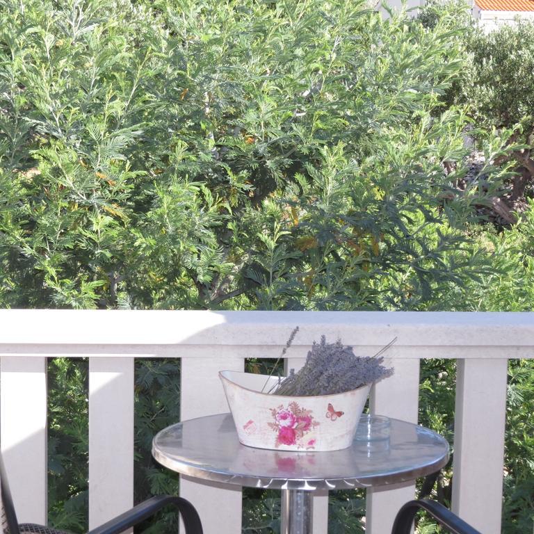 Apartmani Rita Milna  Εξωτερικό φωτογραφία