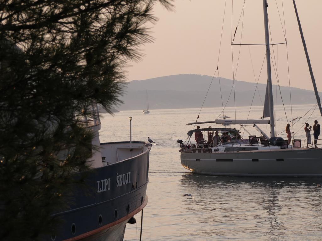 Apartmani Rita Milna  Εξωτερικό φωτογραφία